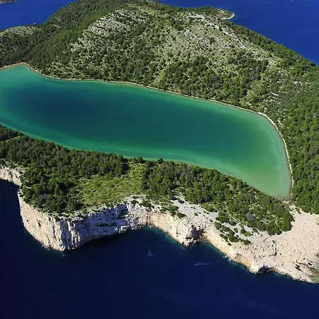 Feriehus In Near Saharun Veli Rat